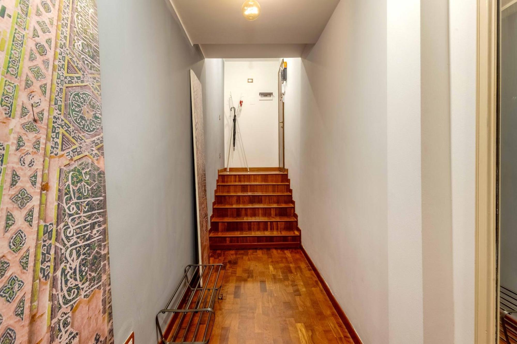 One Bedroom Apartment With Terrace Near Duomo Milan Bagian luar foto