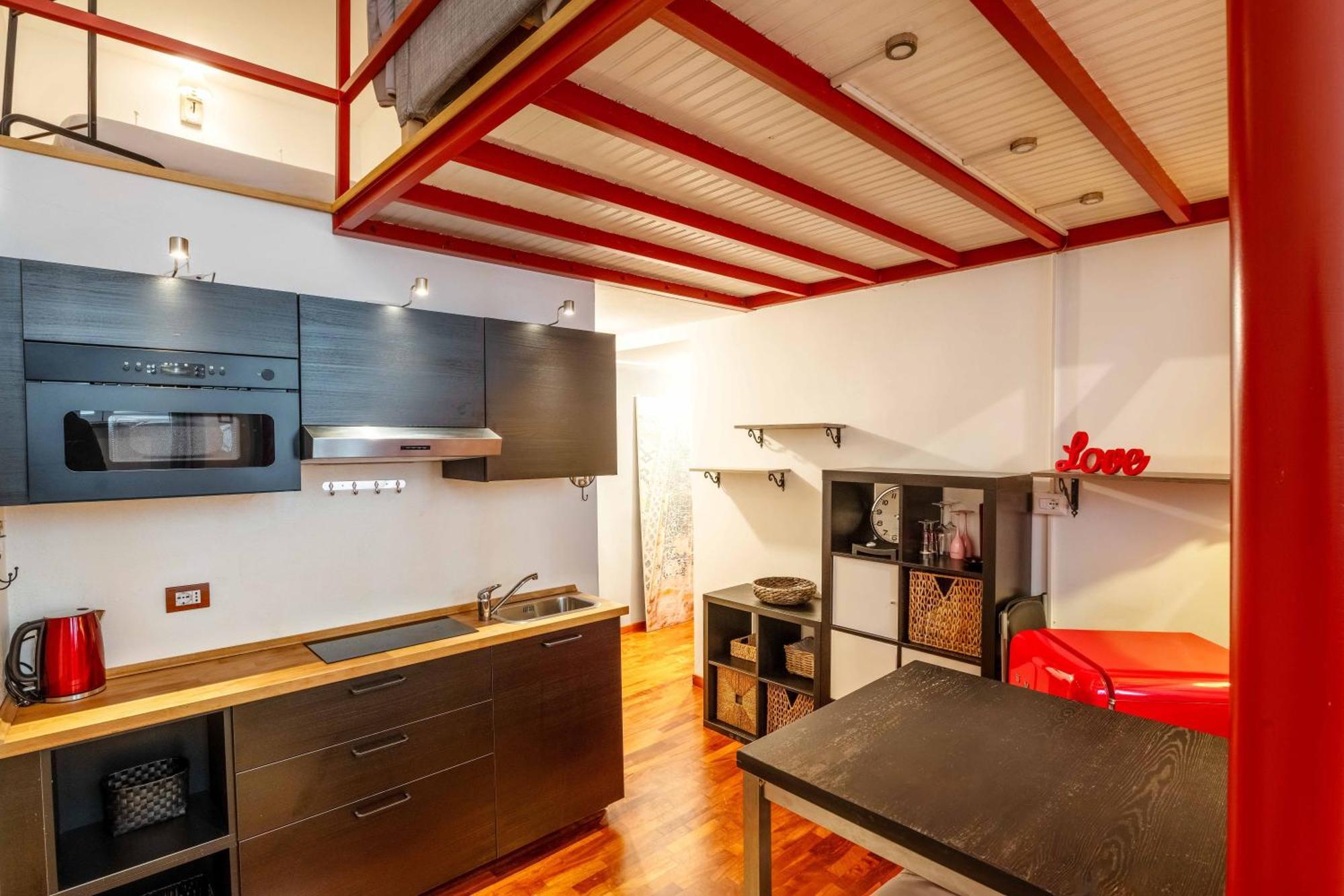 One Bedroom Apartment With Terrace Near Duomo Milan Bagian luar foto